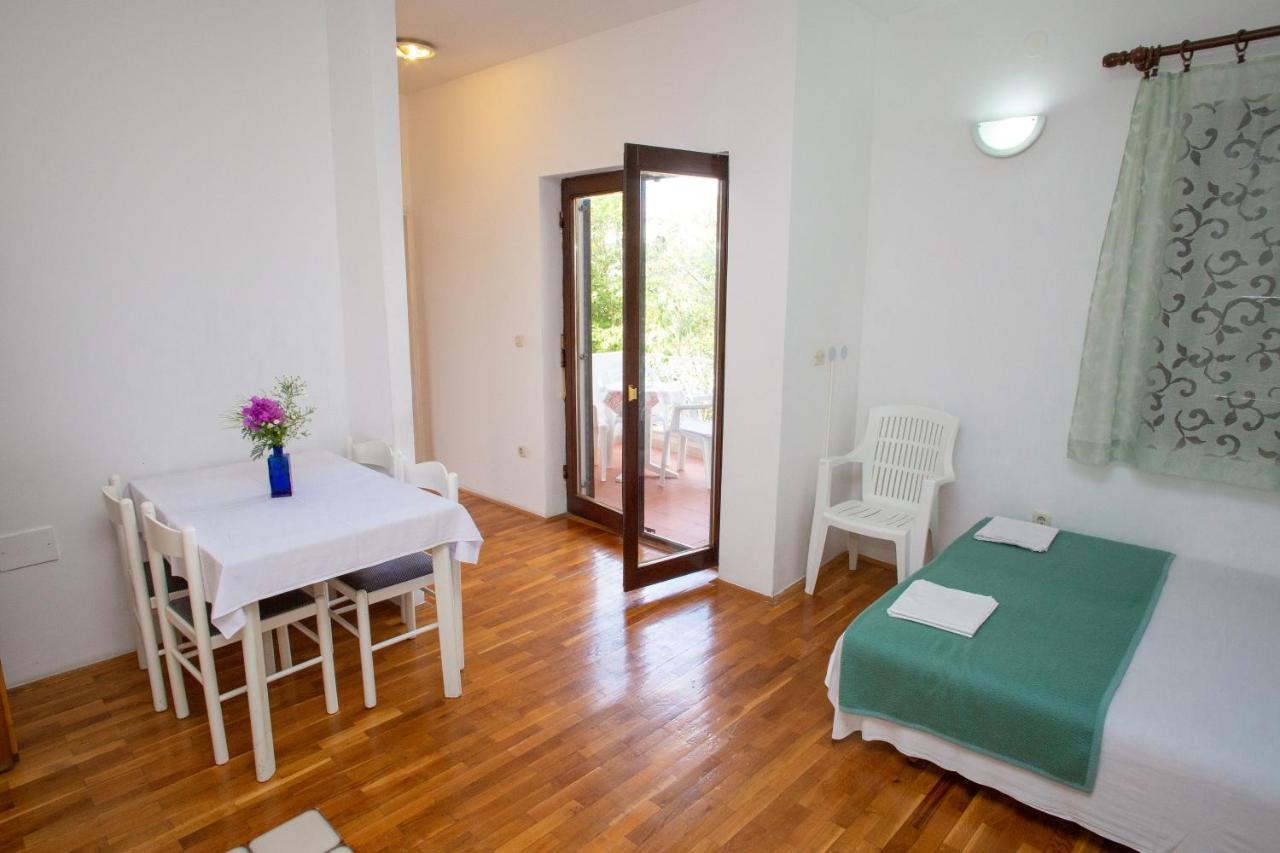 Apartamento House Emilija Novalja Exterior foto